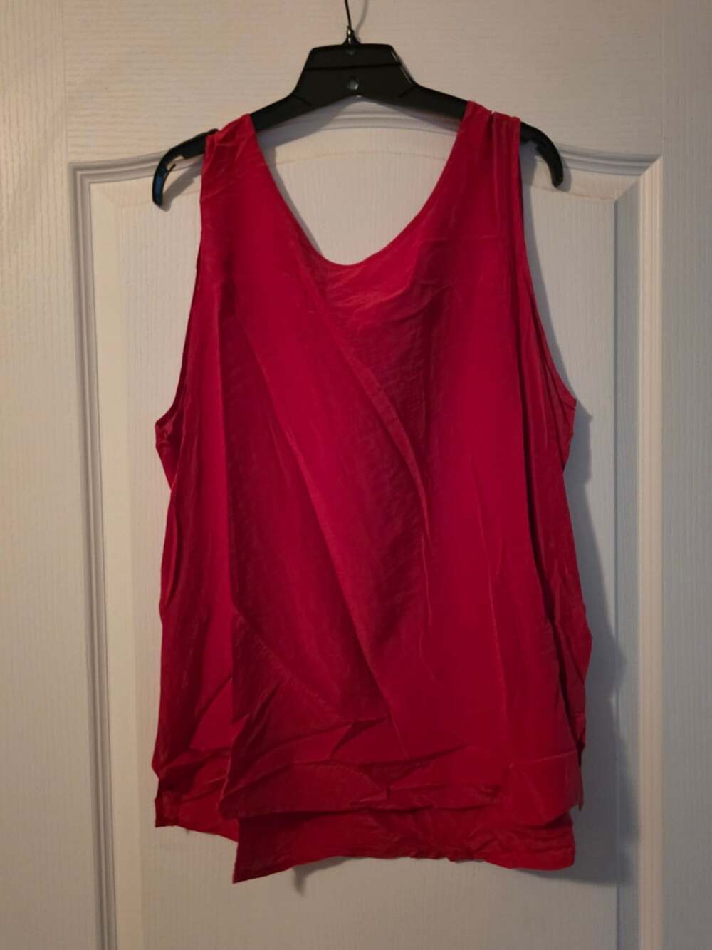 August Max Woman Red 100% Silk Layered Sleeveless Tank Top
.